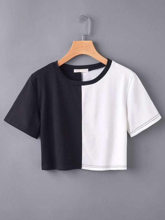 Black and white short-sleeve T-shirt